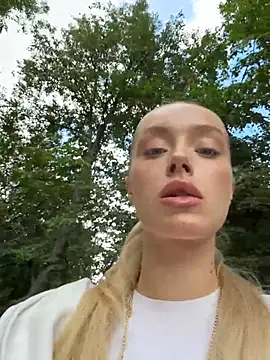 PollyDolly online show from July 23, 2026, 1:09 pm