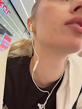 PollyDolly online show from July 28, 2026, 5:34 pm