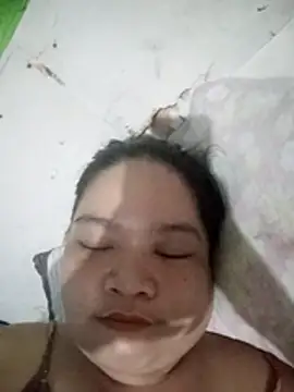 Snapshot of _naughtyhotmom_ chatting on July 22, 2026, 8:33 pm naughtyhotmom online show from July 22, 2026, 8:33 pm