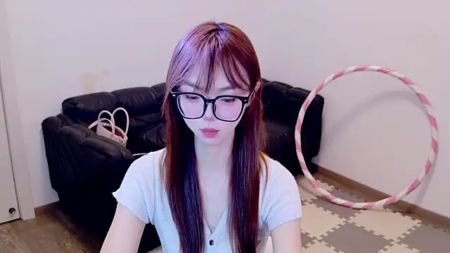 Snapshot of classy-01 chatting on August 6, 2026, 8:49 am classy-01 online show from August 6, 2026, 8:49 am