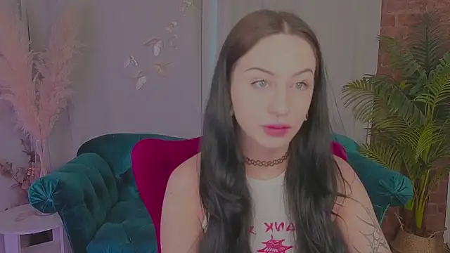Snapshot of Coy_Emo_Princess chatting on July 24, 2026, 7:28 am Coy Emo Princess online show from July 24, 2026, 7:28 am