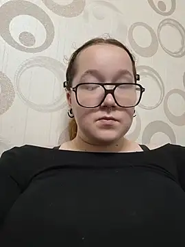 Snapshot of FionaDior chatting on July 28, 2026, 6:20 pm FionaDior online show from July 28, 2026, 6:20 pm