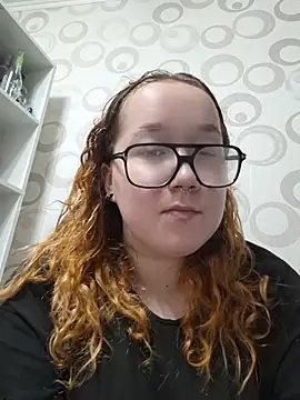 Snapshot of FionaDior chatting on July 28, 2026, 7:39 pm FionaDior online show from July 28, 2026, 7:39 pm