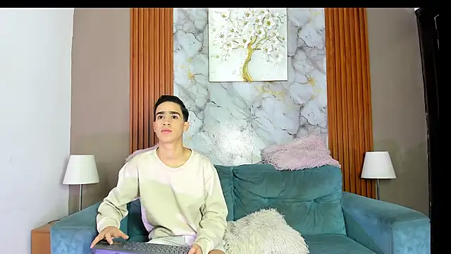 GOLDEN BOSS online show from July 28, 2026, 1:32 pm