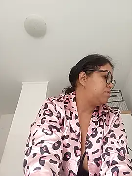 Snapshot of Ally-tete chatting on July 26, 2026, 5:20 pm Ally-tete online show from July 26, 2026, 5:20 pm