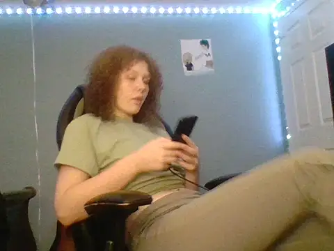 Snapshot of MaddieBoo1 chatting on July 28, 2026, 1:01 am MaddieBoo1 online show from July 28, 2026, 1:01 am