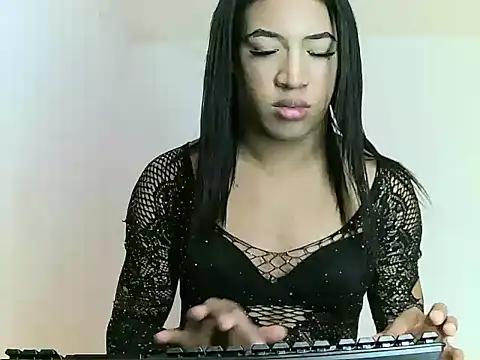 Esmeralda farias online show from July 25, 2026, 9:56 pm