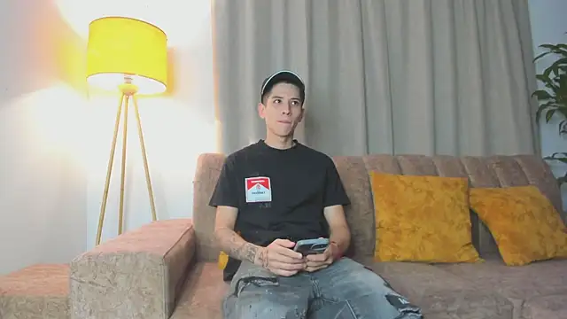 Snapshot of Steven_Saenz chatting on July 24, 2026, 12:30 am Steven Saenz online show from July 24, 2026, 12:30 am