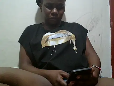 yummyychocolate  online show from July 25, 2026, 9:23 pm