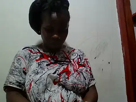 yummyychocolate  online show from July 28, 2026, 5:03 am