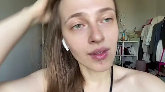 Snapshot of EarlenePedrogo chatting on July 29, 2026, 6:00 am EarlenePedrogo online show from July 29, 2026, 6:00 am