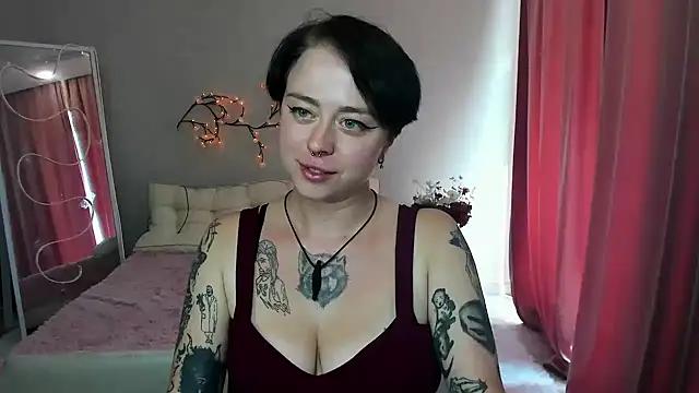 Snapshot of Adelin_R chatting on July 29, 2026, 12:36 pm Adelin R online show from July 29, 2026, 12:36 pm