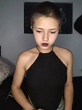 Vickyinloveee online show from July 27, 2026, 4:47 pm