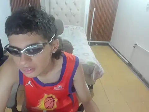 Snapshot of raul_silva chatting on July 28, 2026, 3:43 pm raul silva online show from July 28, 2026, 3:43 pm