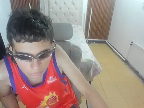 Snapshot of raul_silva chatting on July 28, 2026, 4:39 pm raul silva online show from July 28, 2026, 4:39 pm