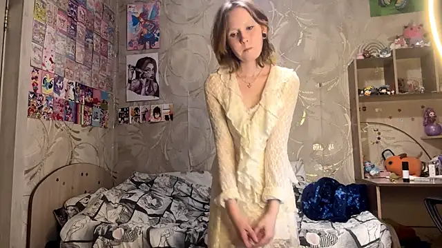 JosephineBulmer online show from July 23, 2026, 4:27 pm