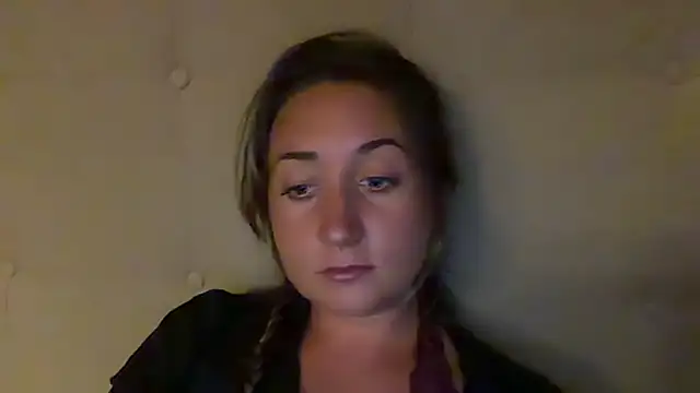 katiecakesss online show from July 29, 2026, 1:59 am