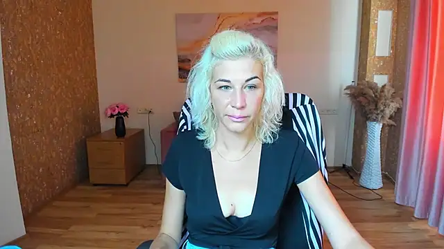 Emilia Wils online show from July 26, 2026, 5:15 am