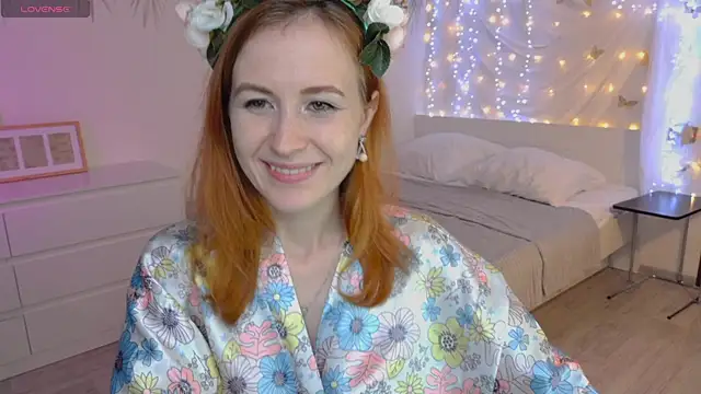 Snapshot of LeonaFoxx chatting on July 29, 2026, 2:10 am LeonaFoxx online show from July 29, 2026, 2:10 am