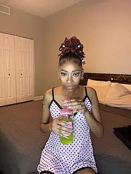 Snapshot of smileysinsxo chatting on July 30, 2026, 3:38 am smileysinsxo online show from July 30, 2026, 3:38 am