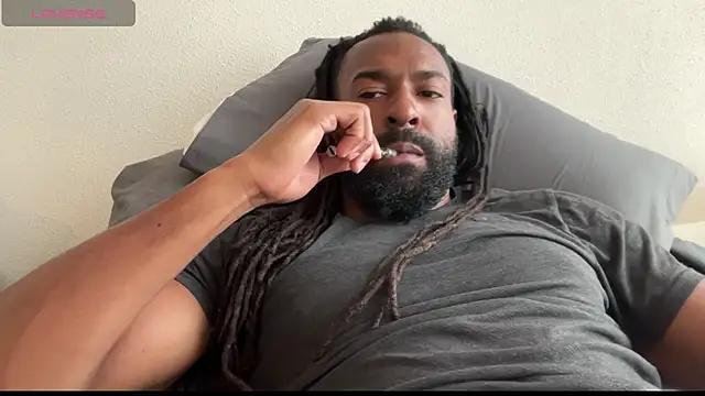 Snapshot of blackmuscless chatting on July 27, 2026, 6:26 pm blackmuscless online show from July 27, 2026, 6:26 pm