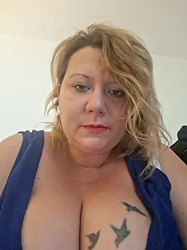 pulpeuselulu online show from July 24, 2026, 10:35 am