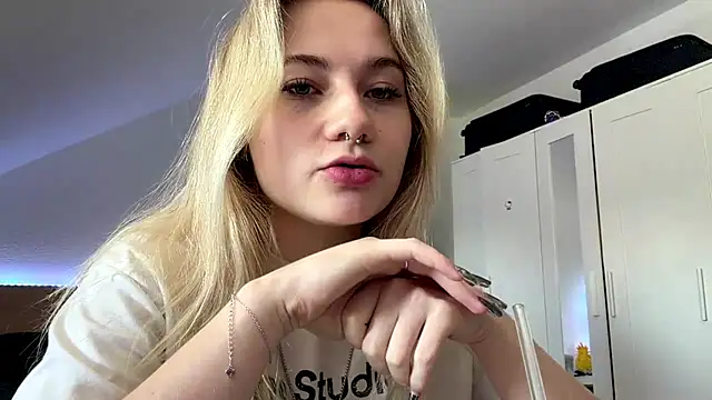 tutsiecutie online show from July 28, 2026, 11:05 am