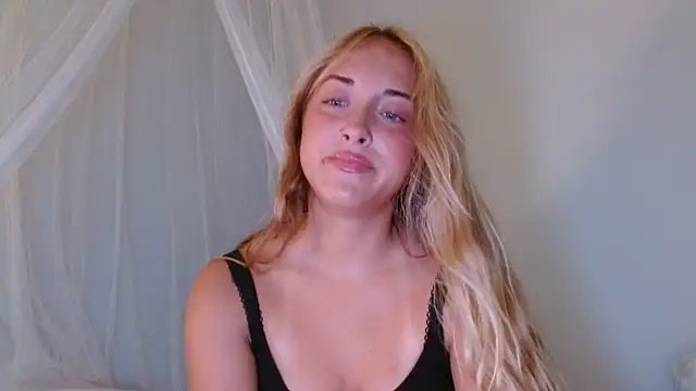 Snapshot of rozzygrace chatting on July 28, 2026, 4:19 am rozzygrace online show from July 28, 2026, 4:19 am