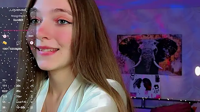 Aura Lune  online show from July 28, 2026, 5:23 pm