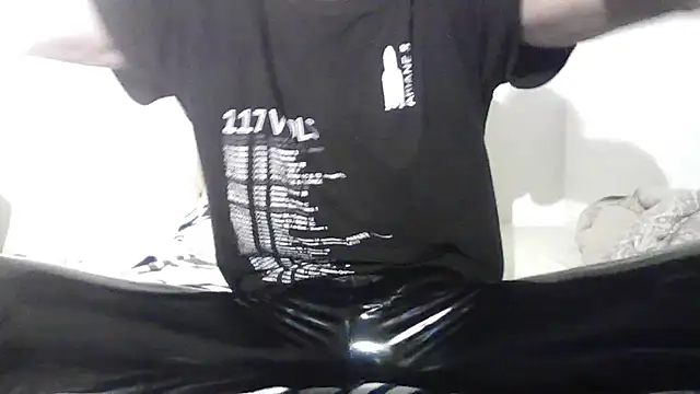 Snapshot of PumpStone chatting on July 30, 2026, 4:17 pm PumpStone online show from July 30, 2026, 4:17 pm