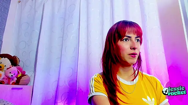 jessierocketx online show from April 15, 2026, 7:43 pm