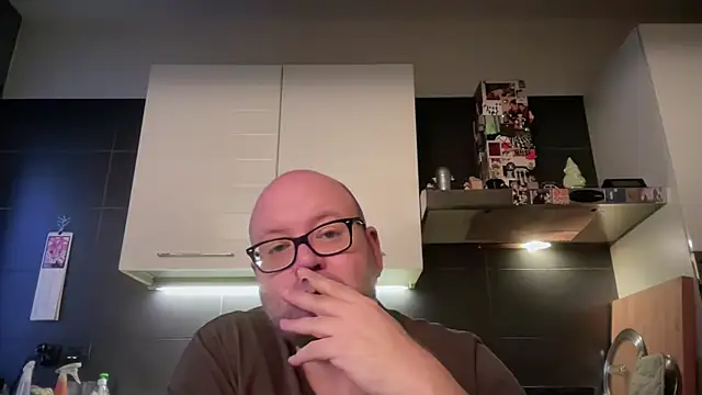 Snapshot of theitalianbear chatting on May 1, 2026, 3:55 am theitalianbear online show from May 1, 2026, 3:55 am