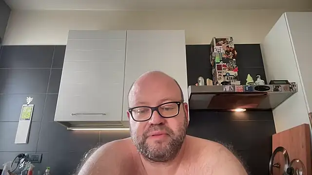 Snapshot of theitalianbear chatting on May 14, 2026, 7:15 am theitalianbear online show from May 14, 2026, 7:15 am