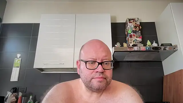 Snapshot of theitalianbear chatting on May 27, 2026, 7:49 am theitalianbear online show from May 27, 2026, 7:49 am