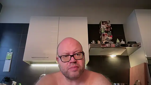 Snapshot of theitalianbear chatting on May 29, 2026, 3:37 am theitalianbear online show from May 29, 2026, 3:37 am