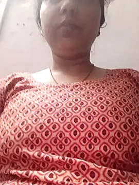 Snapshot of cute_pooja5 chatting on July 27, 2026, 11:45 pm cute pooja5 online show from July 27, 2026, 11:45 pm
