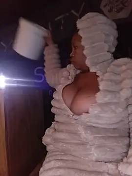 CreamyhotBoobsX online show from July 27, 2026, 1:01 am