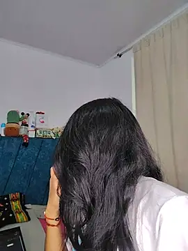 MoonVanesa online show from August 4, 2026, 1:14 pm
