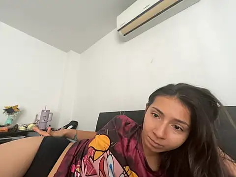 Snapshot of Jenniieebellx chatting on July 28, 2026, 4:50 pm Jenniieebellx online show from July 28, 2026, 4:50 pm