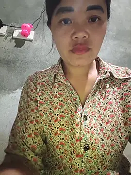 Snapshot of Thuy-top chatting on July 27, 2026, 1:40 pm Thuy-top online show from July 27, 2026, 1:40 pm