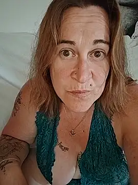 lescoquinou76 online show from July 28, 2026, 6:20 pm