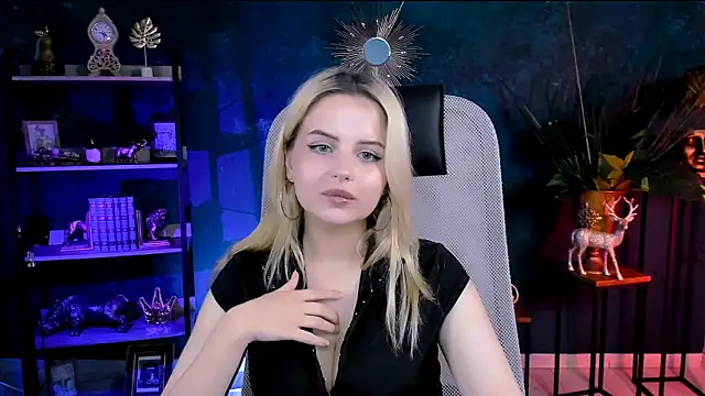 AliceSilvia  online show from July 28, 2026, 3:21 pm
