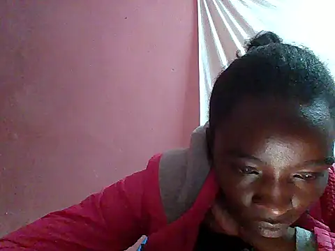 LunaGlower online show from August 6, 2026, 3:25 pm