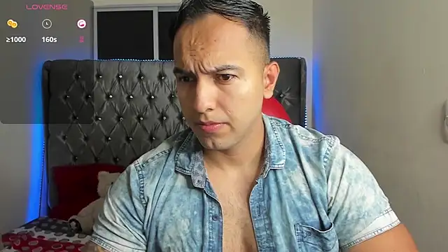 Snapshot of mrloganfuck1 chatting on April 19, 2026, 6:02 am mrloganfuck1 online show from April 19, 2026, 6:02 am