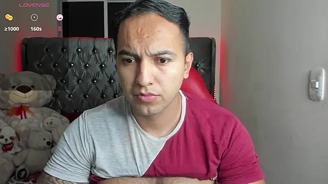 Snapshot of mrloganfuck1 chatting on May 1, 2026, 5:45 am mrloganfuck1 online show from May 1, 2026, 5:45 am