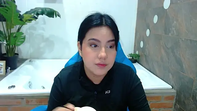 Snapshot of Cloe_Hanson chatting on July 29, 2026, 10:35 am Cloe Hanson online show from July 29, 2026, 10:35 am