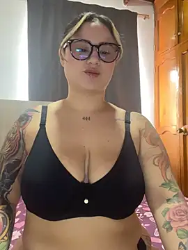 violeta roa2 online show from August 3, 2026, 5:06 pm