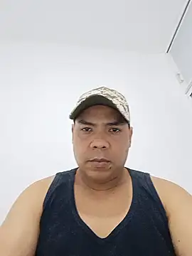 Andressuarezhk online show from July 29, 2026, 9:46 pm