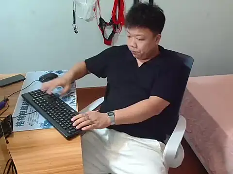 Snapshot of cc2003vv chatting on August 1, 2026, 9:41 am cc2003vv online show from August 1, 2026, 9:41 am