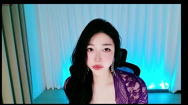 Suki-999 online show from July 31, 2026, 12:48 pm